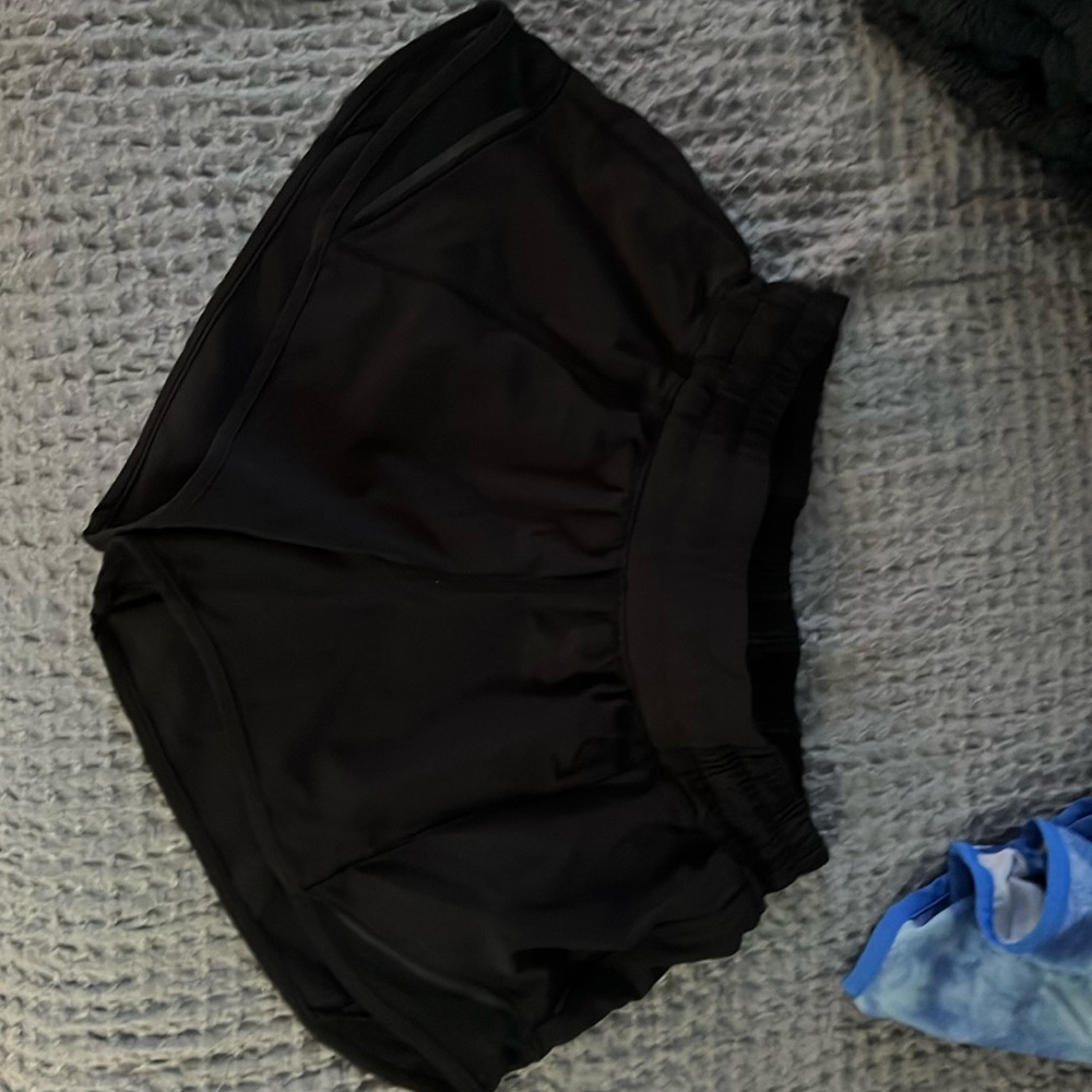 lululemon 2.5 hotty hot short